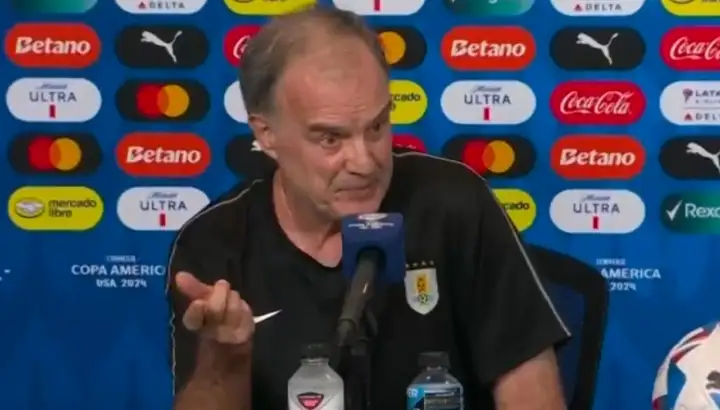 Marcelo Bielsa en llamas