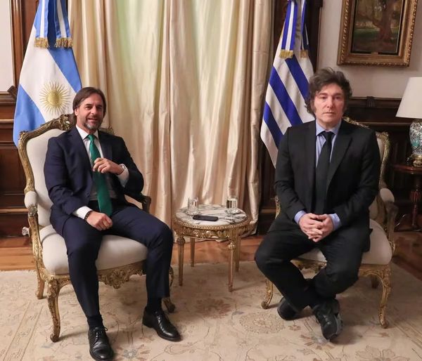 Javier Milei recibió a Lacalle Pou en la Casa Rosada