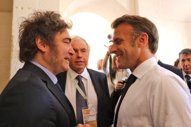 Javier Milei se reunirá con Emmanuel Macron en Paris