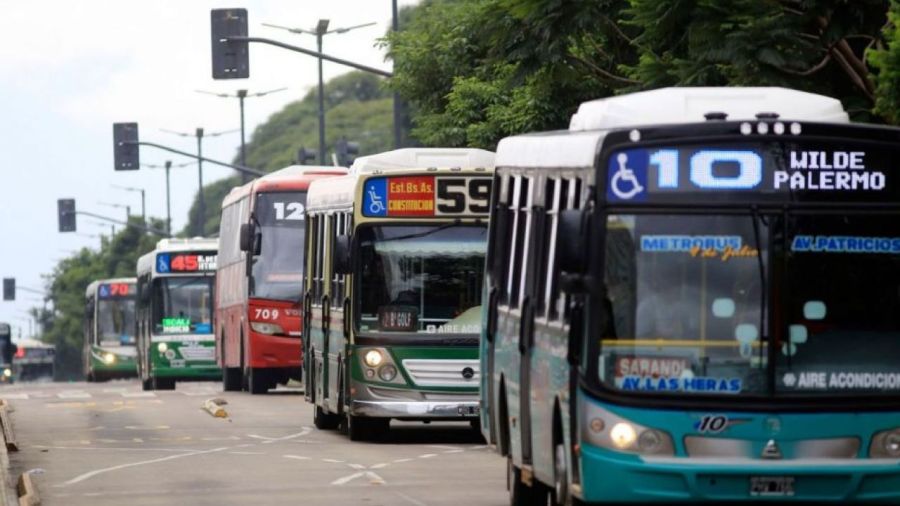 Responsabilizan a Macri y Kicillof por el aumento del transporte